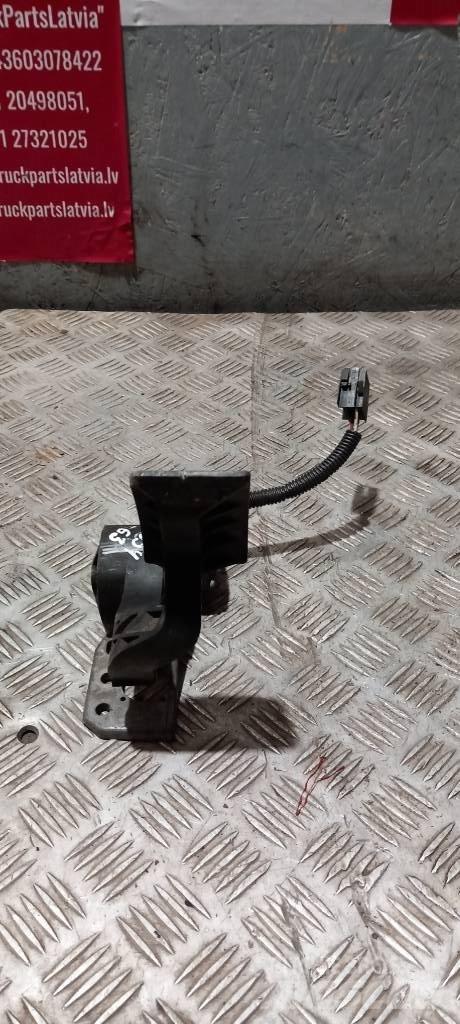 Volvo FH 12  3175130 كابينة والداخلية