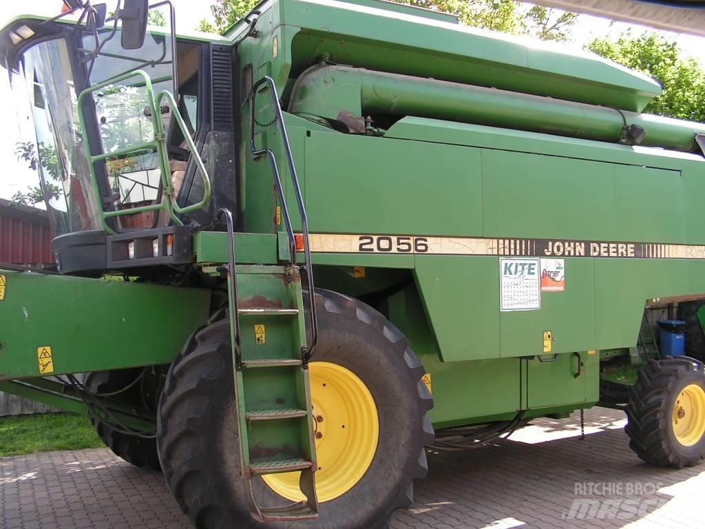 John Deere 2056 حصادات