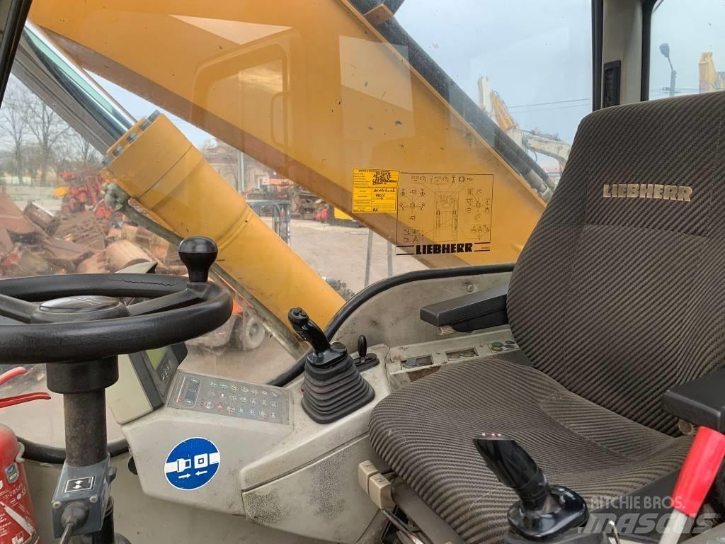 Liebherr A 904 C حفارات بعجل
