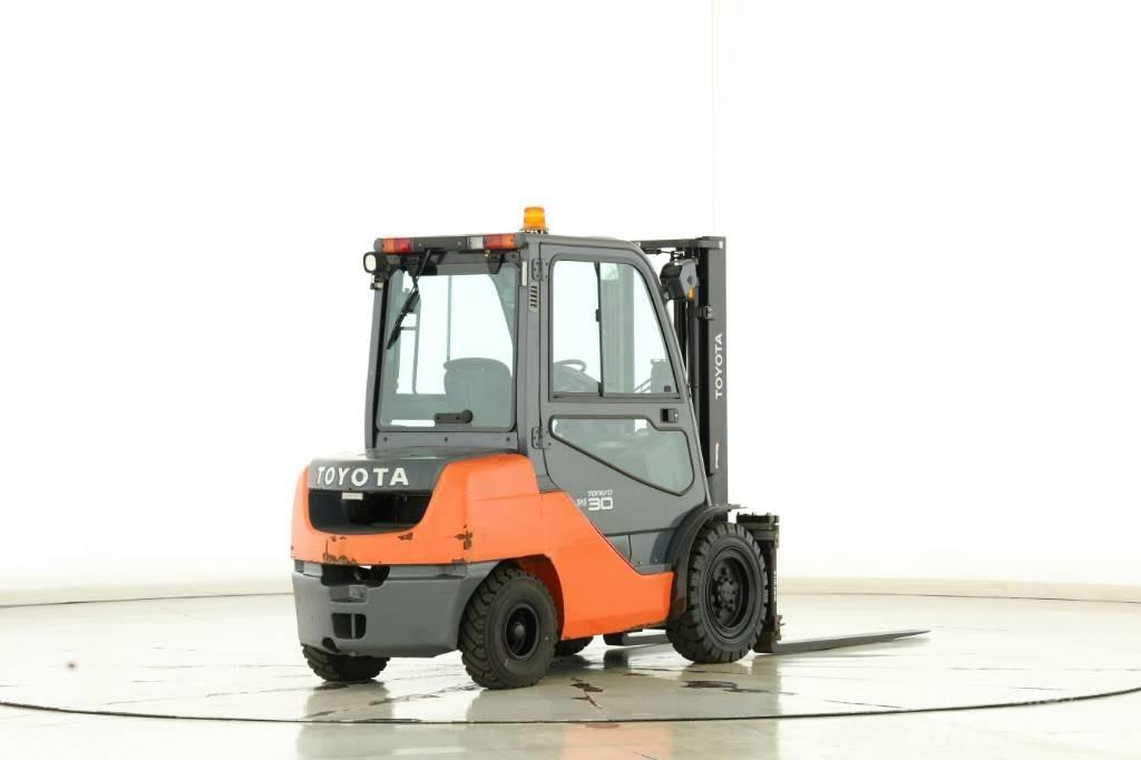 Toyota 02-8-FDF-30 شاحنات الديزل