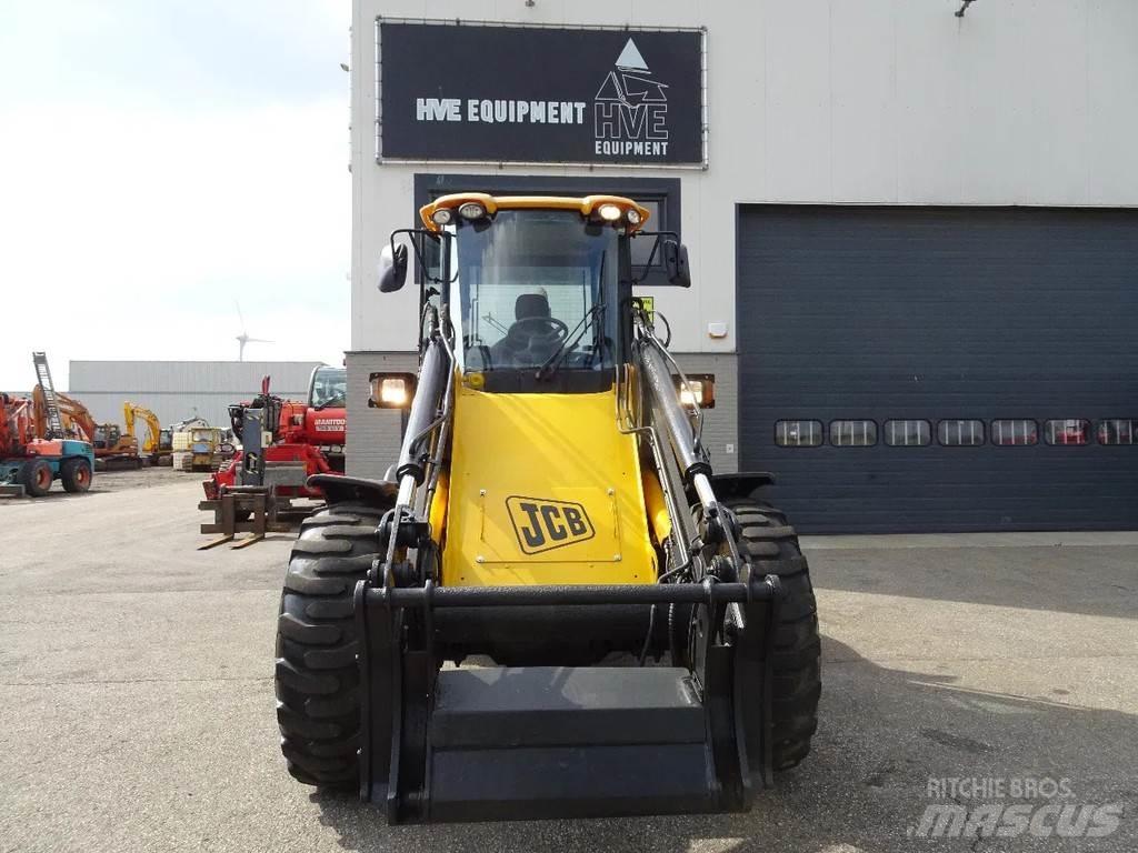 JCB 416 لوادر بعجل