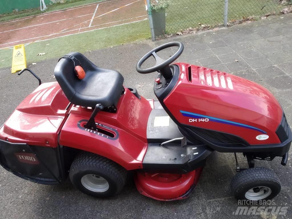 Toro zitmaaier DH140 ركوب الحشائش