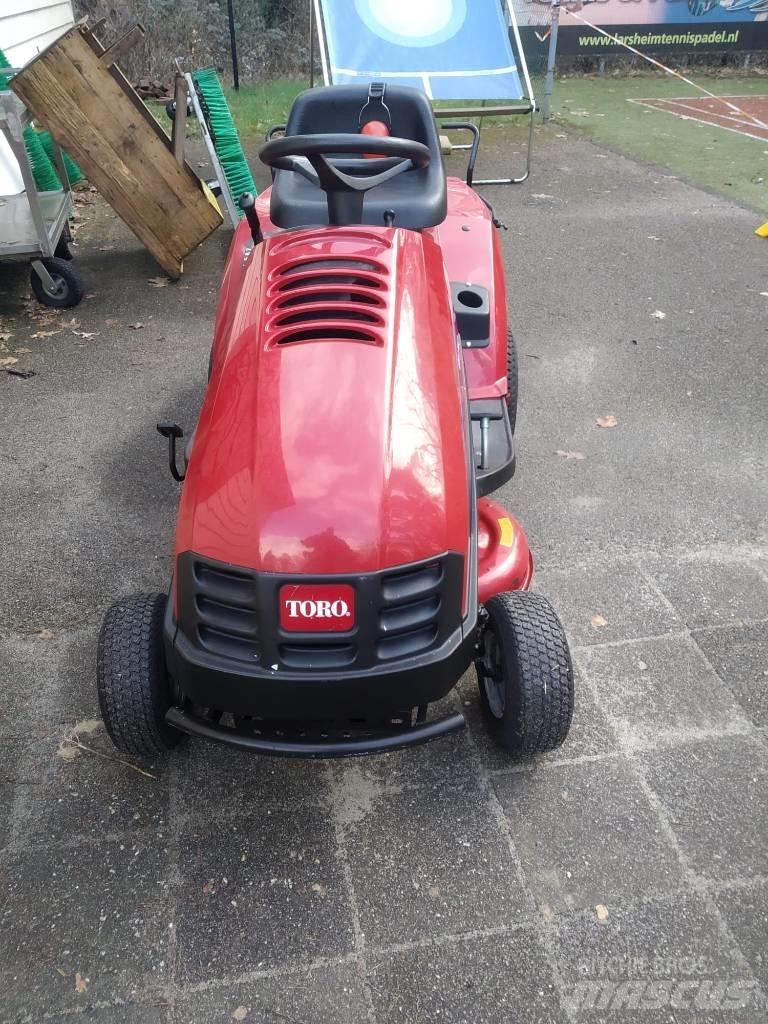 Toro zitmaaier DH140 ركوب الحشائش
