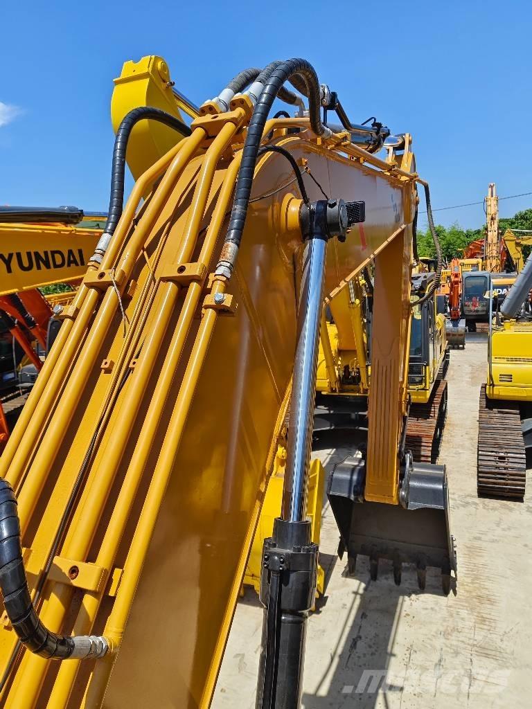 Sany SY 215 C حفارات زحافة
