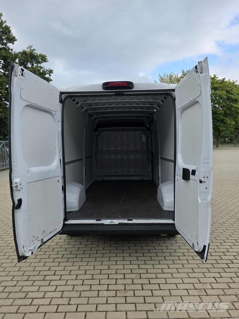 Opel Movano شاحنة مقفلة