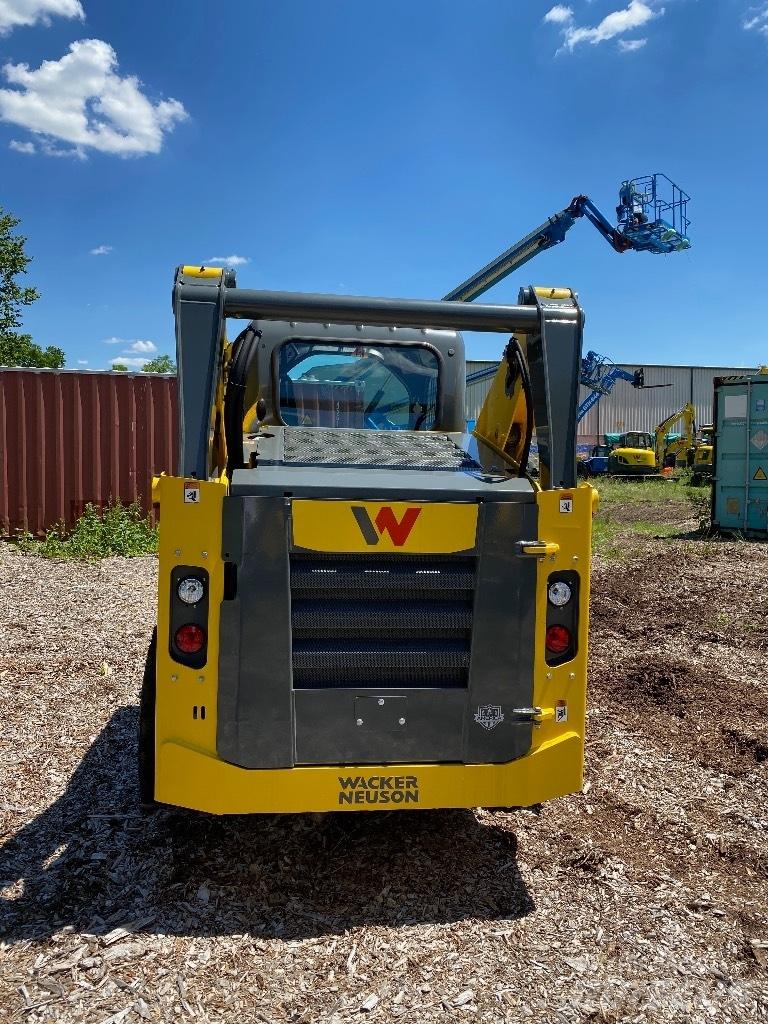 Wacker Neuson SW21 لوادر انزلاقية التوجيه