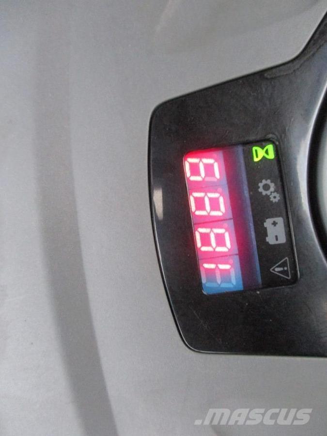 Toyota SPE120 رافعة منخفضة المستوى ذات منصة