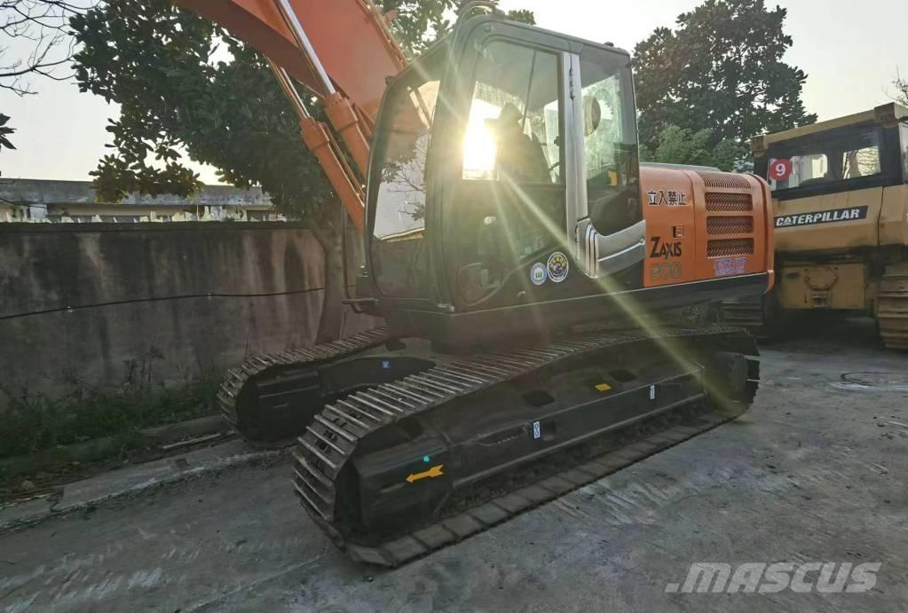 Hitachi ZX 200 حفارات زحافة