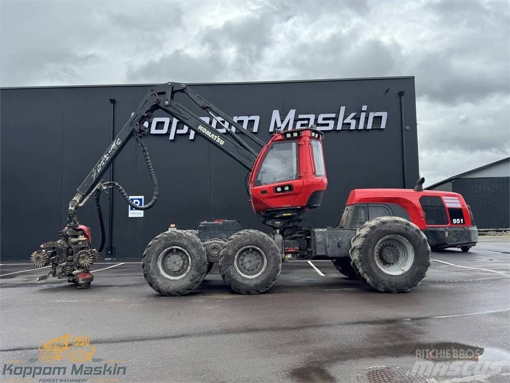 Komatsu 951 حصادات