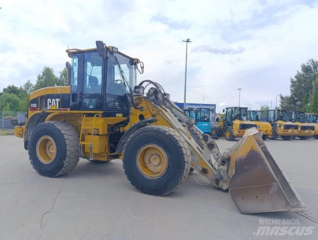 CAT 930 G لوادر بعجل