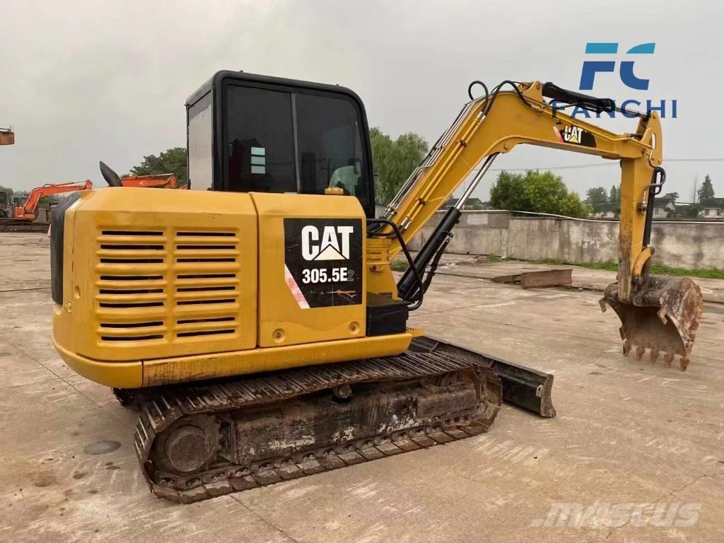 CAT 305.5E2 حفارات زحافة