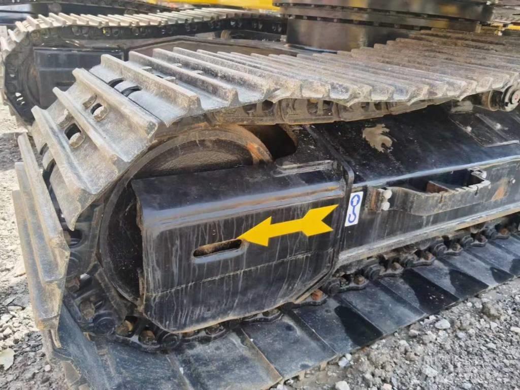 Hitachi Zaxis 200 LC حفارات زحافة