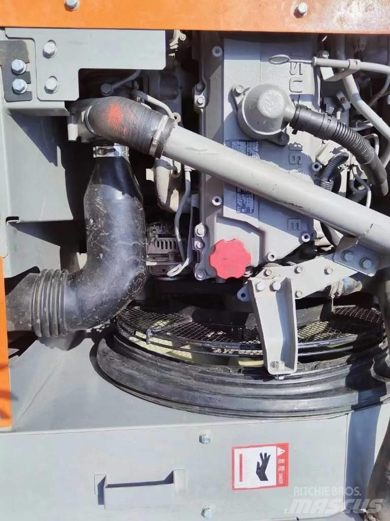 Hitachi Zaxis 200 LC حفارات زحافة