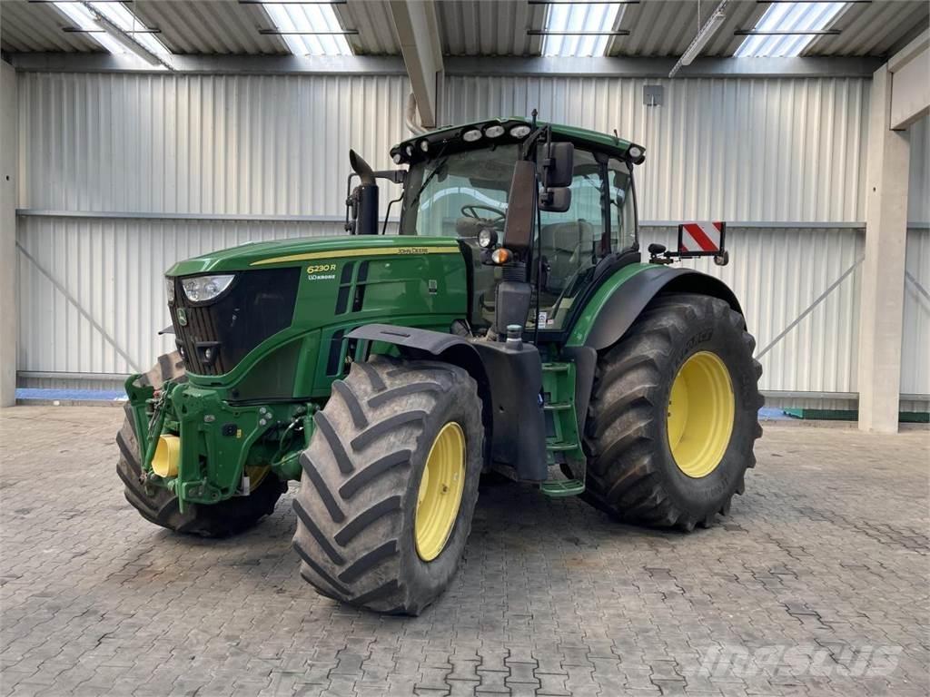 John Deere 6230R الجرارات
