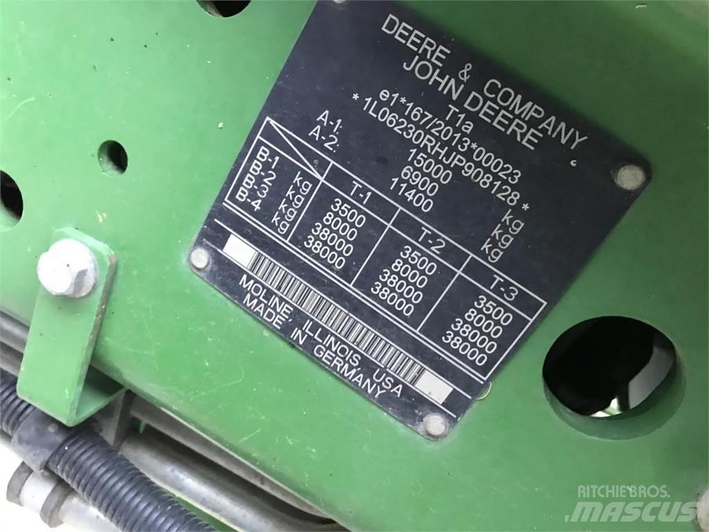 John Deere 6230R الجرارات