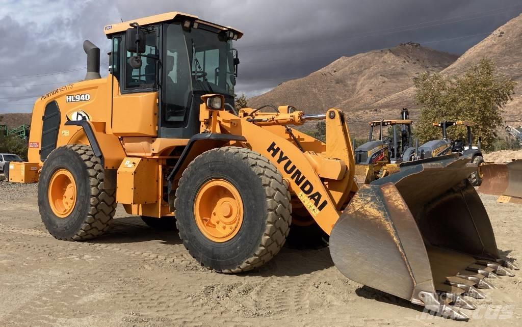 Hyundai HL940 لوادر بعجل