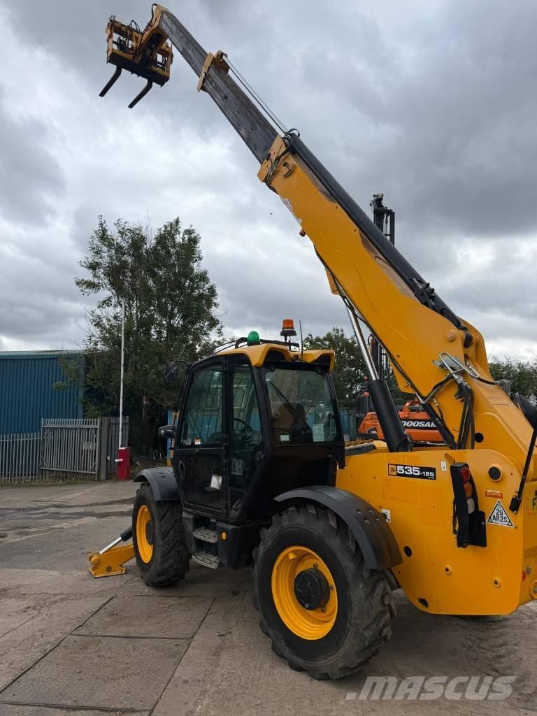 JCB 535-125 معدات مناولة لأغراض الزراعة
