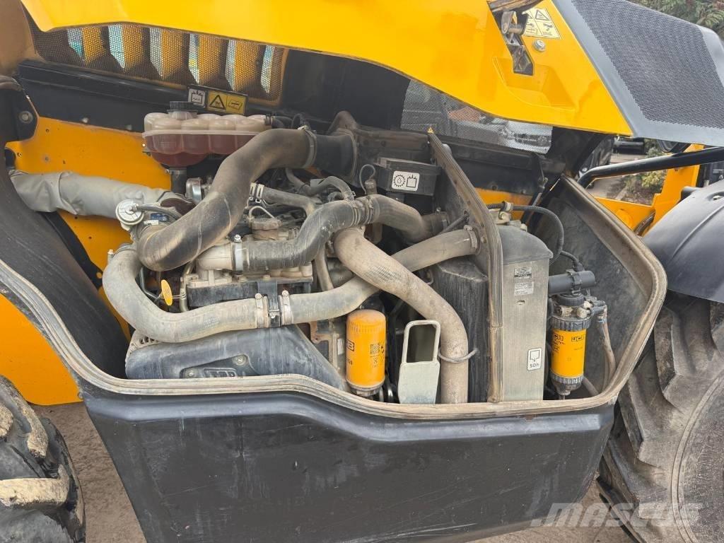 JCB 535-125 معدات مناولة لأغراض الزراعة