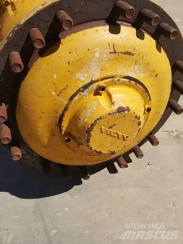 Volvo L110F G H محور العجلة