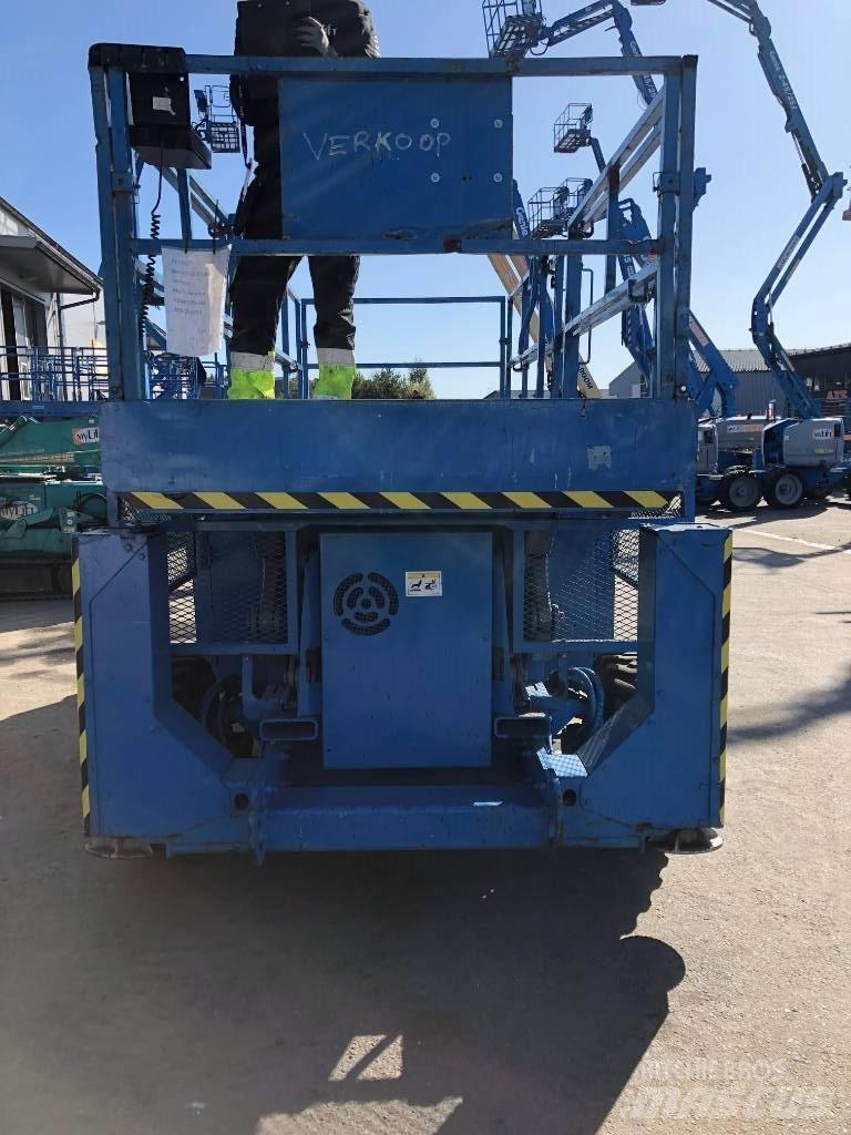 Genie GS 3384 RT رافعات مقصية الشكل