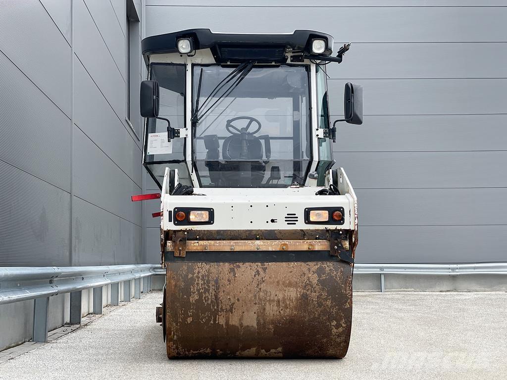 Dynapac CC224HF مداحل ثنائية الاسطوانة