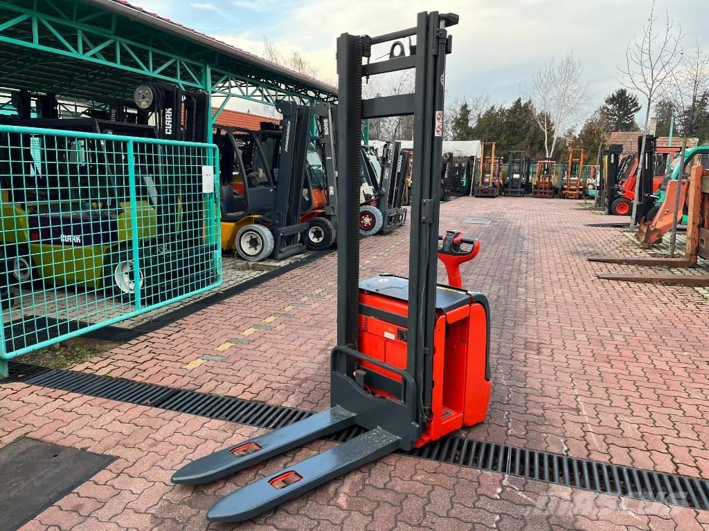 Linde L 14 V-3816 شاحنات مناولة ذاتية الدفع