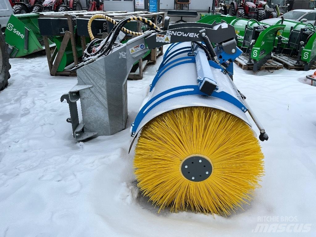 Snowek AH-300 ماكينات الطرق والجليد الأخرى