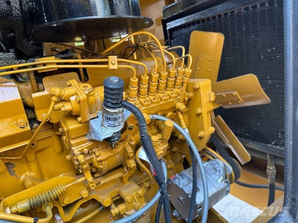 CAT 140 K معدات تمهيد الطرق