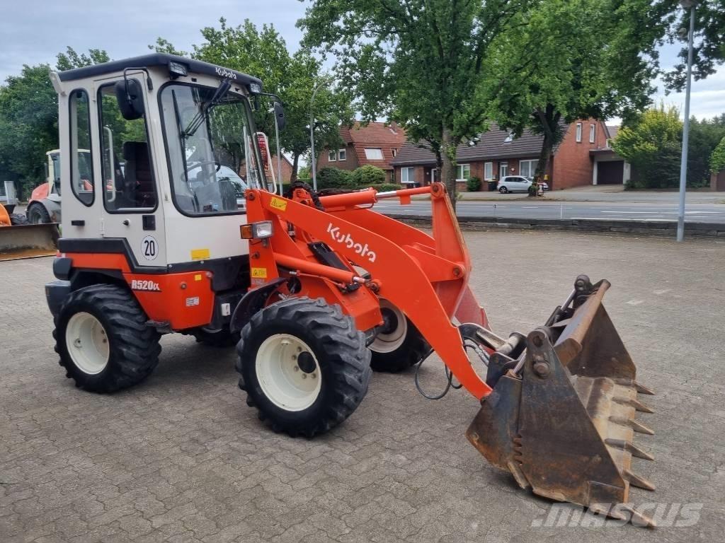 Kubota R 520 N لوادر بعجل