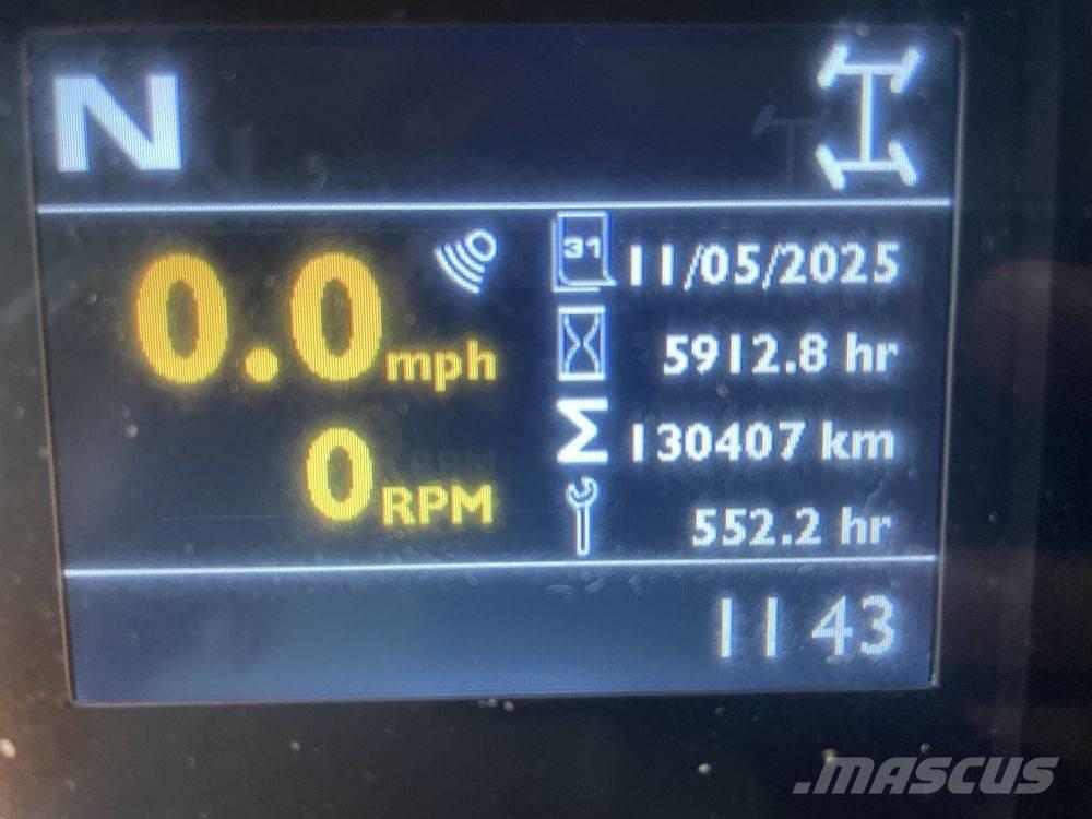 JCB 4220 الجرارات