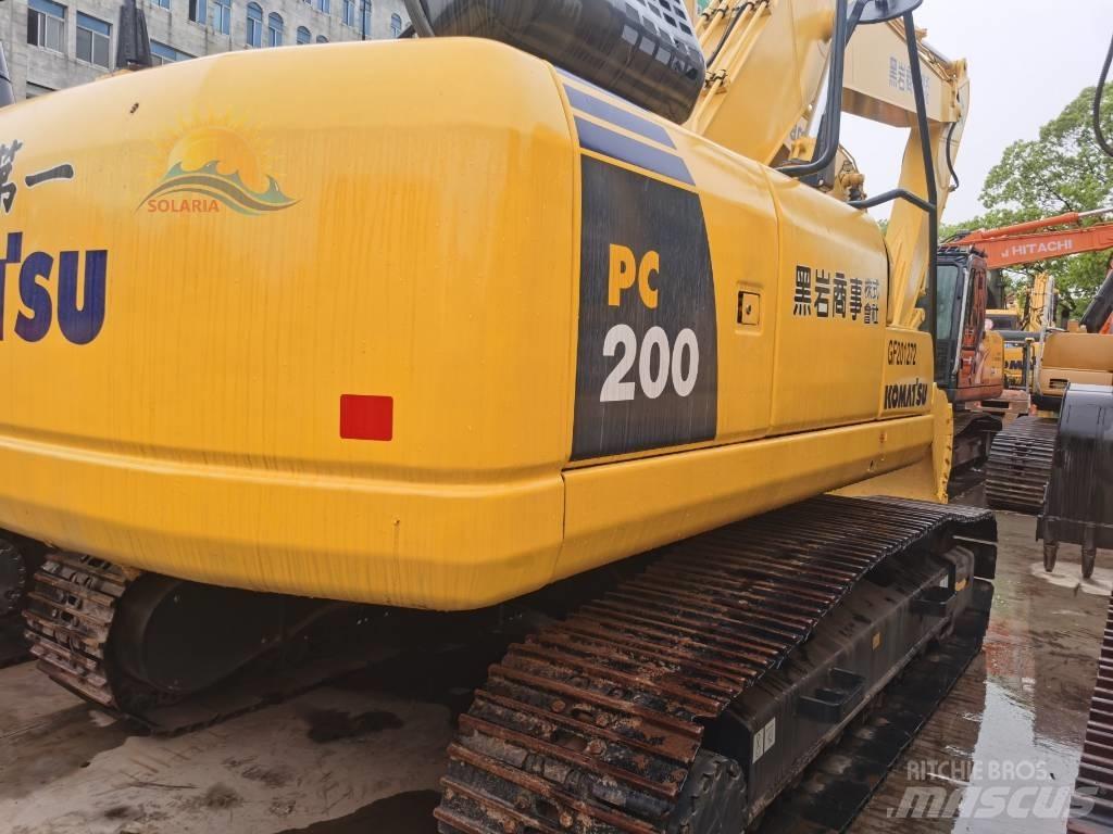 Komatsu PC 200-8 حفارات زحافة