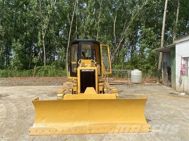 CAT D5G بلدوزرات مجنزرة