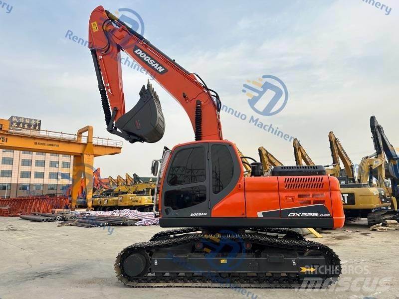 Doosan DX 225 LC-9C حفارات زحافة
