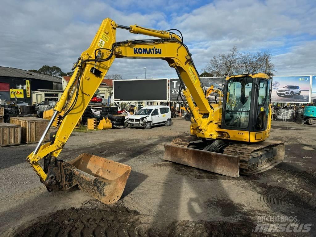 Komatsu PC 118 MR-8 حفارات زحافة