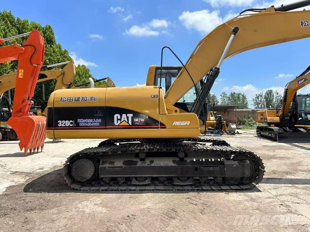 CAT 320 C حفارات زحافة