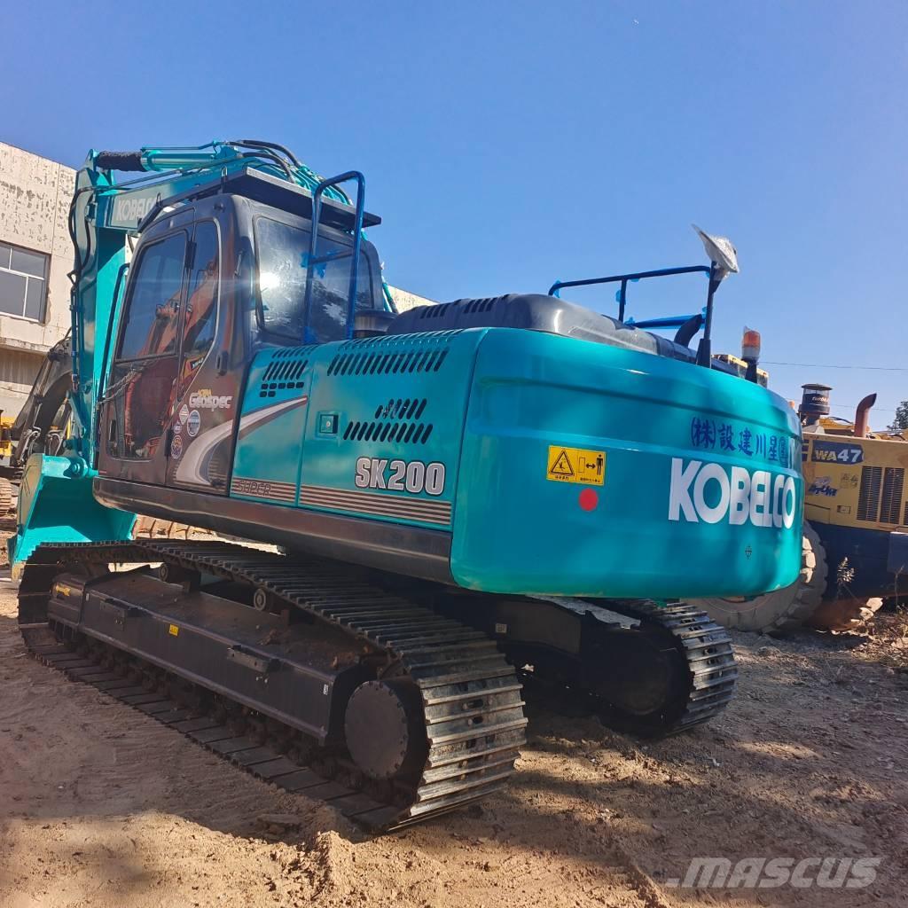Kobelco SK200-8 حفارات زحافة