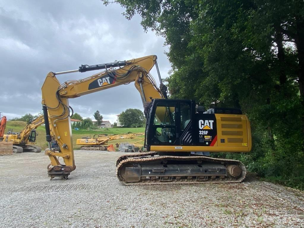 CAT 326 F حفارات زحافة