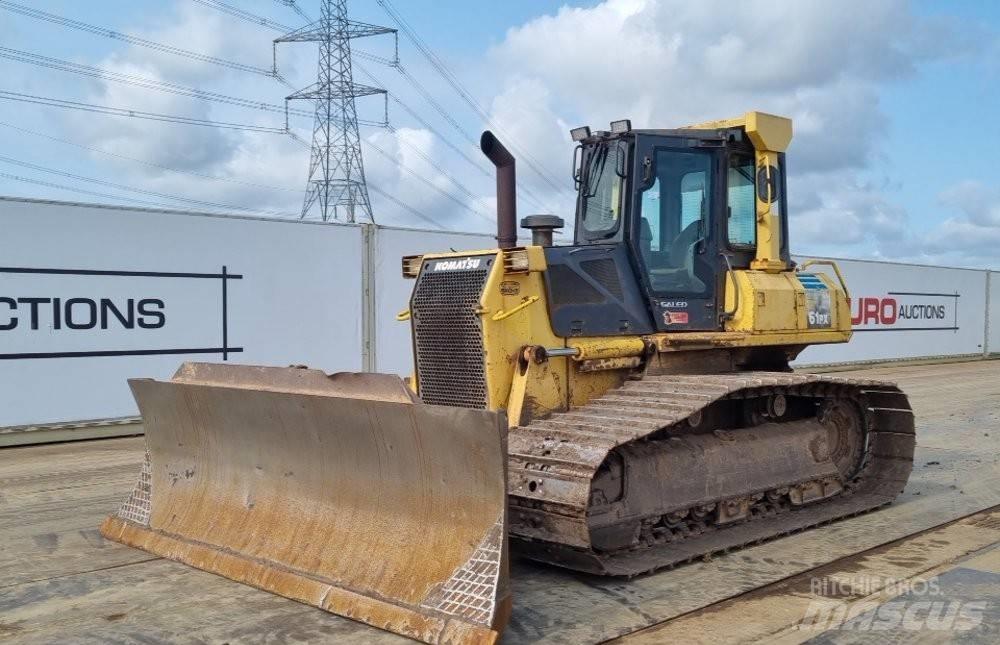 Komatsu D 61 PX-15 بلدوزرات مجنزرة