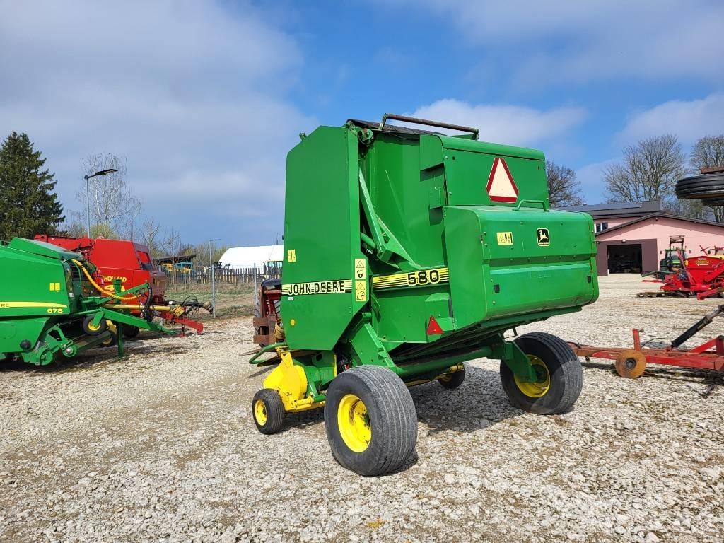 John Deere 580 محزمات مستديرة