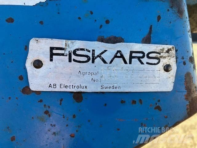 Fiskars FFK 497 محاريث عكسية