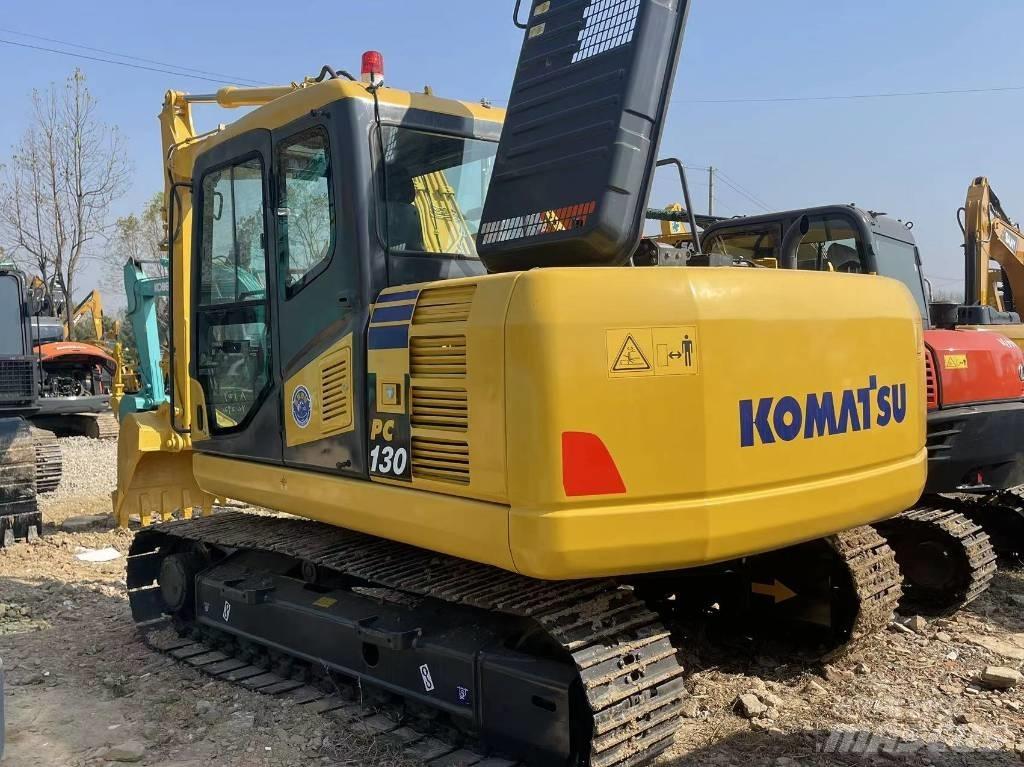 Komatsu PC 130-8 حفارات وسط 7 طن - 12 طن