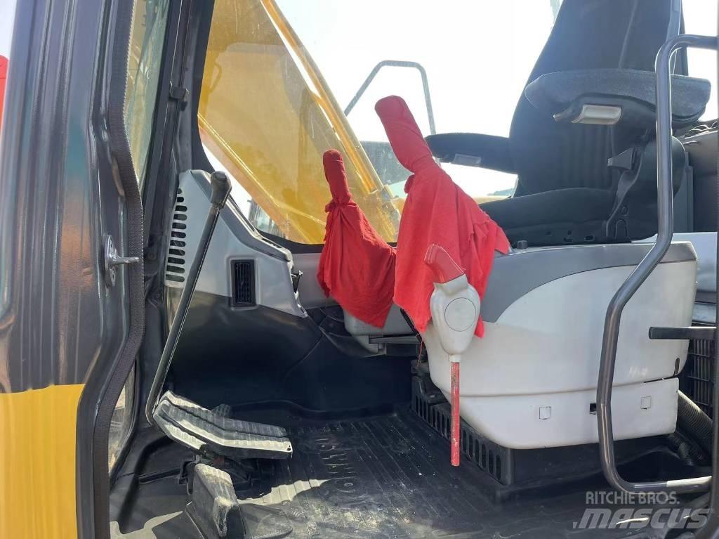 Komatsu PC 130-8 حفارات وسط 7 طن - 12 طن