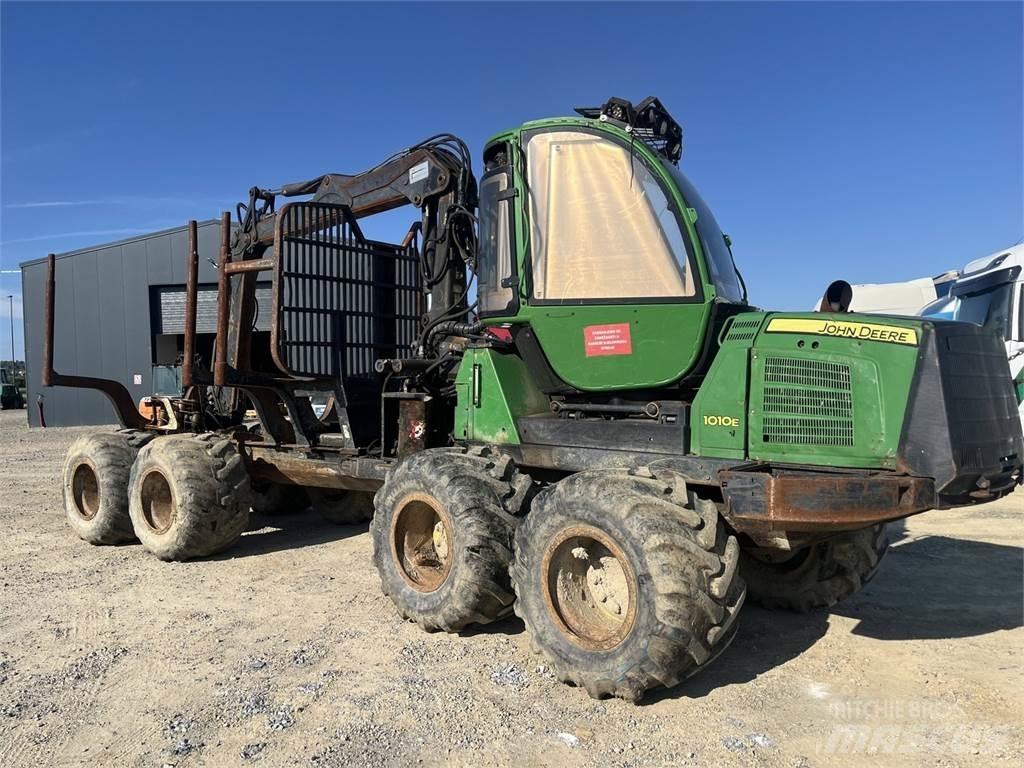 John Deere 1010E حصادات