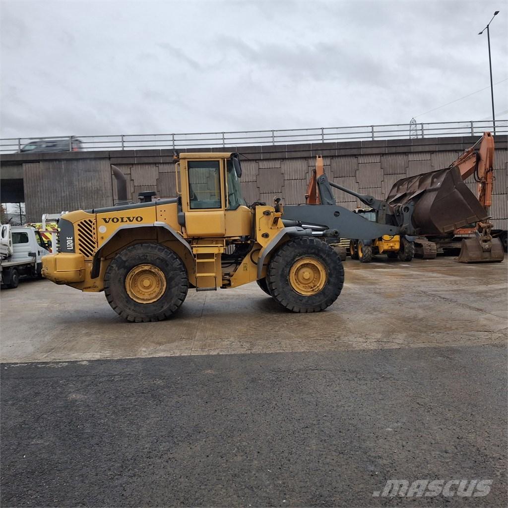 Volvo L 120 E لوادر بعجل