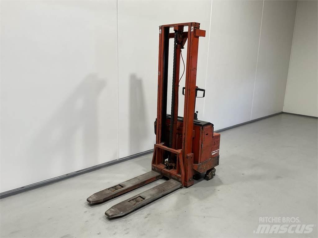 BT LSV 1250 E/10 شاحنات مناولة ذاتية الدفع