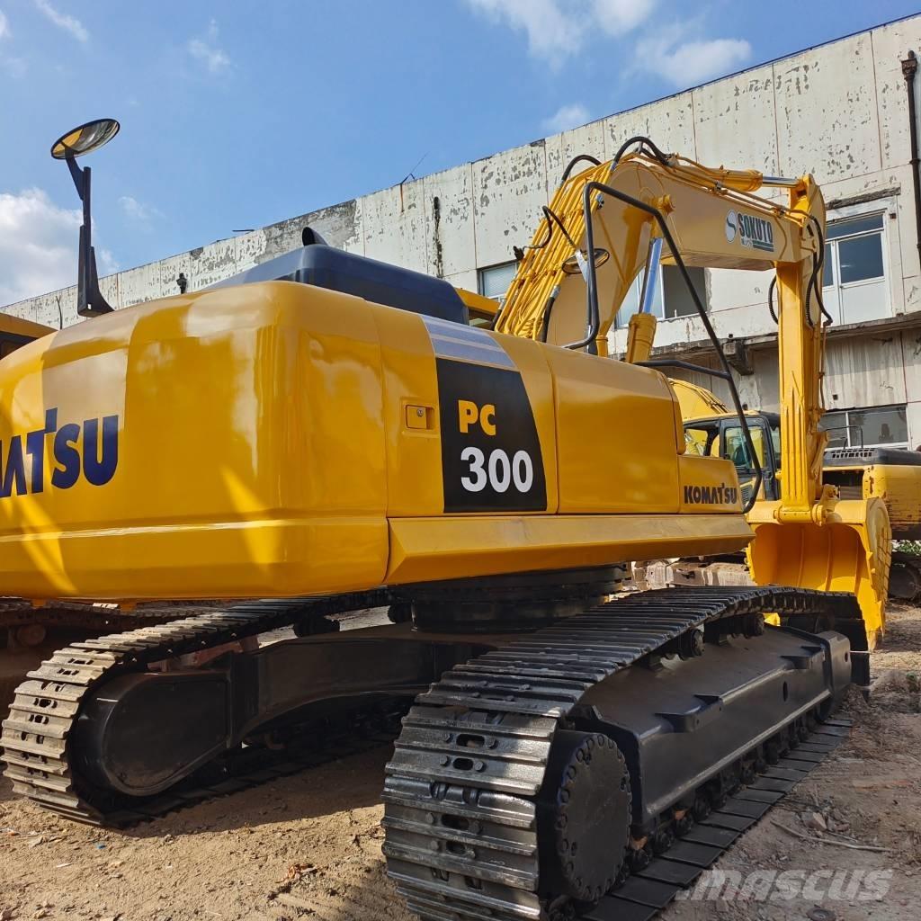 Komatsu PC 300-7 حفارات زحافة