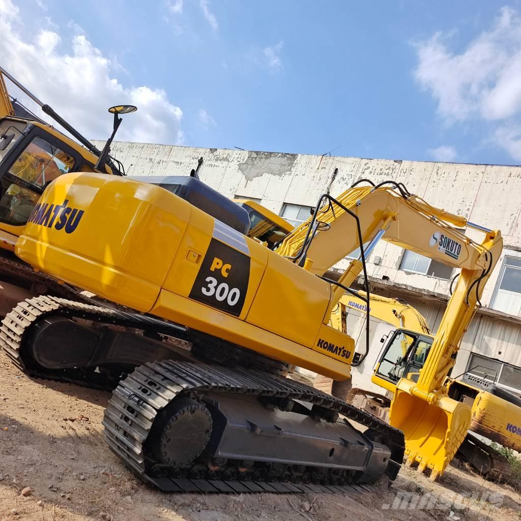 Komatsu PC 300-7 حفارات زحافة