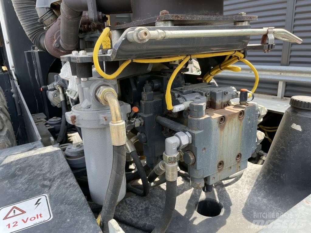 Bomag BW 177 D-4 مداحل أحادية الأسطوانة