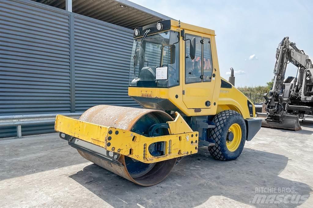 Bomag BW 177 D-4 مداحل أحادية الأسطوانة
