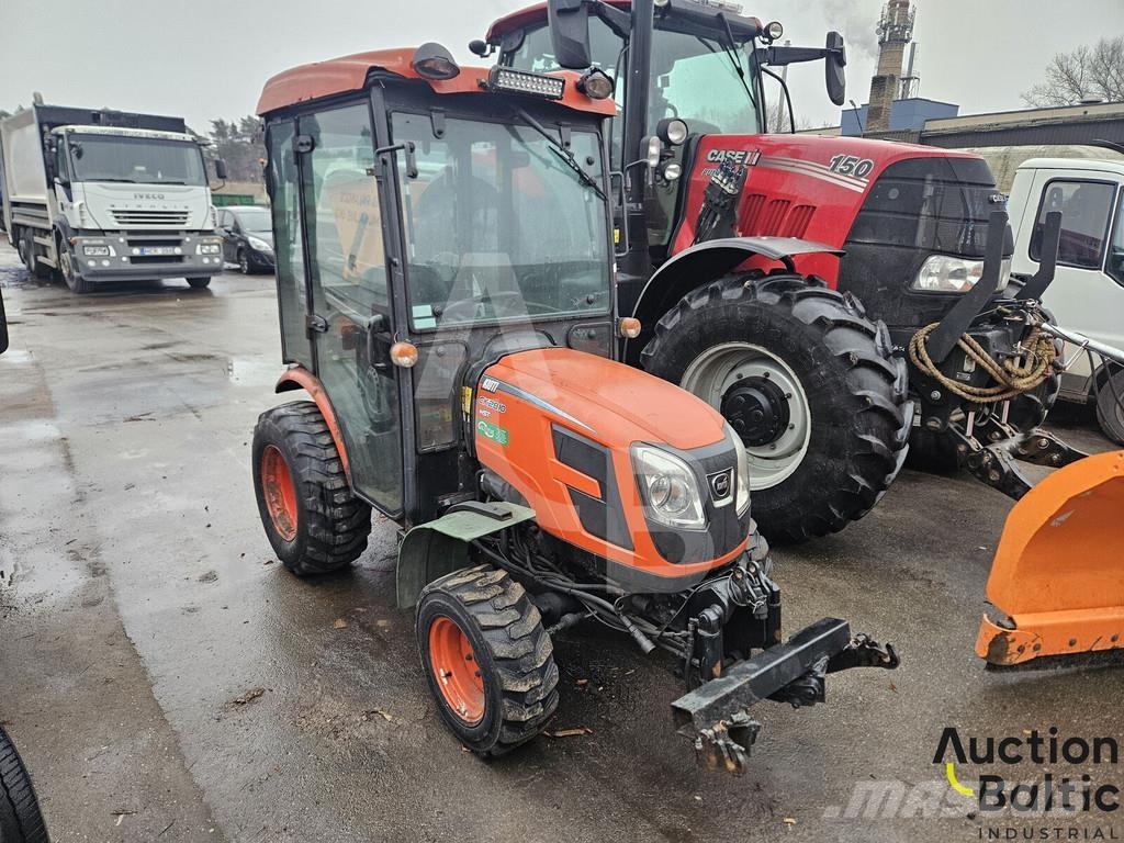 Kioti CK 2810 الجرارات